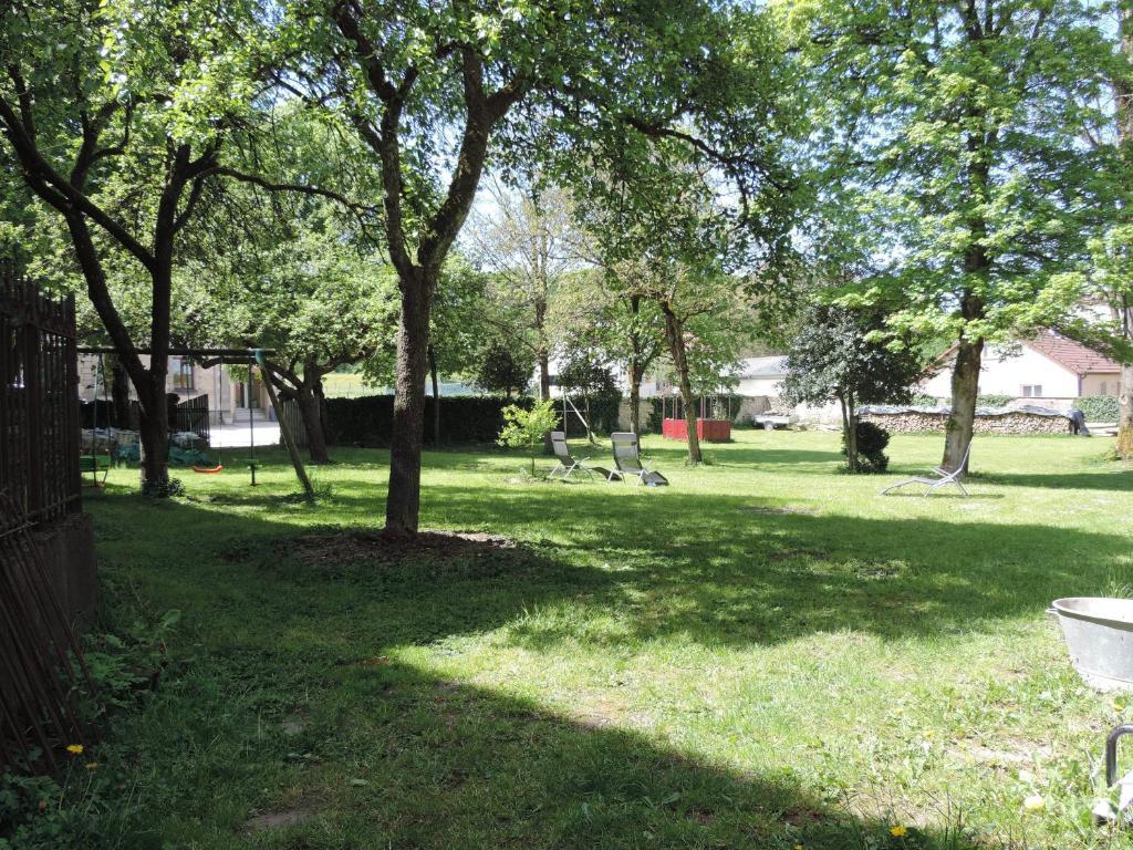 לינה וארוחת בוקר Gemmelaincourt Le Jardin Des Lys מראה חיצוני תמונה